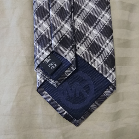 Mens Michael Kors Silk Tie - Picture 4 of 4